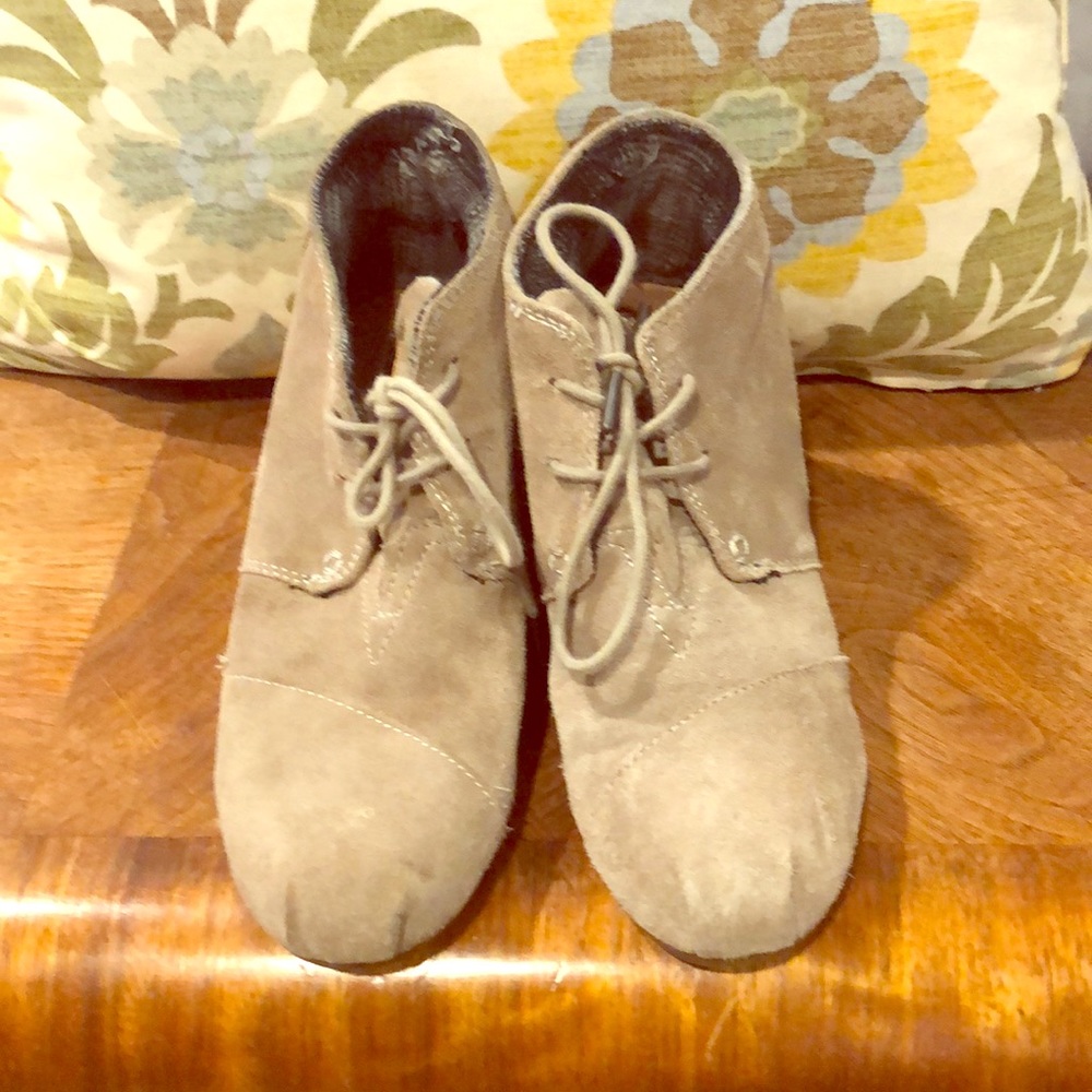 Size 8 Toms